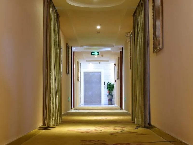 Greentree Alliance Guangdong Shenzhen Fuyong Subway Station Hotel