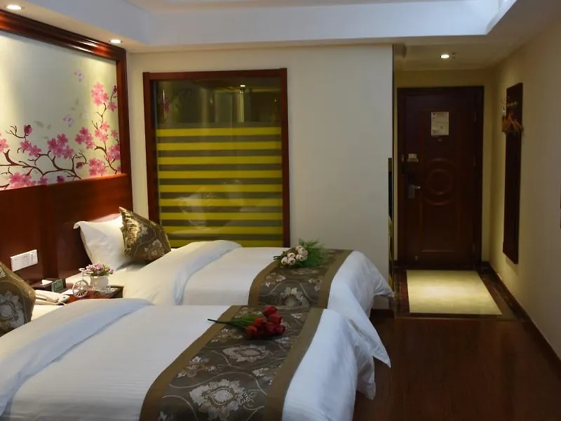 Greentree Alliance Guangdong Shenzhen Fuyong Subway Station Hotel
