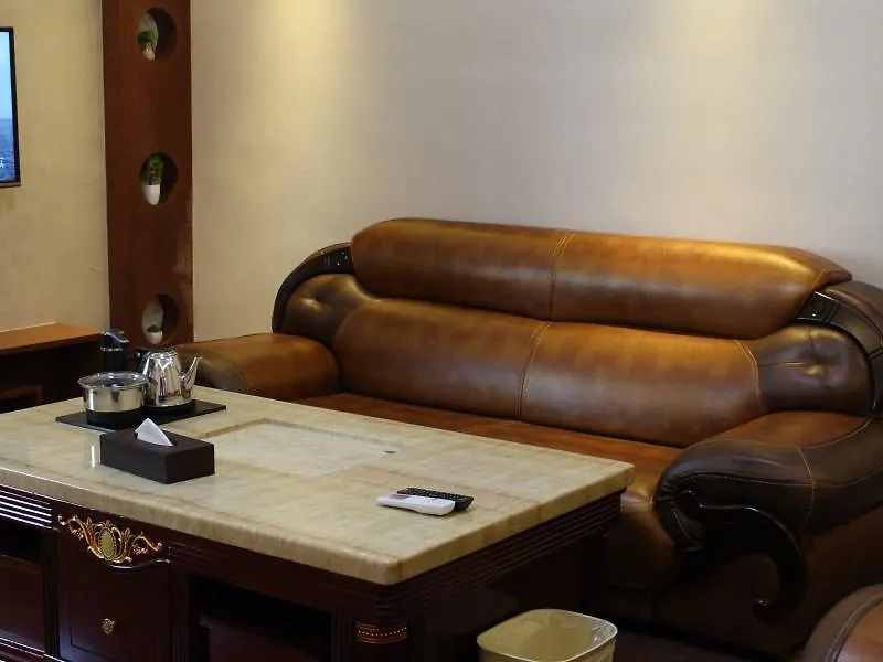 Greentree Alliance Guangdong Shenzhen Fuyong Subway Station Hotel