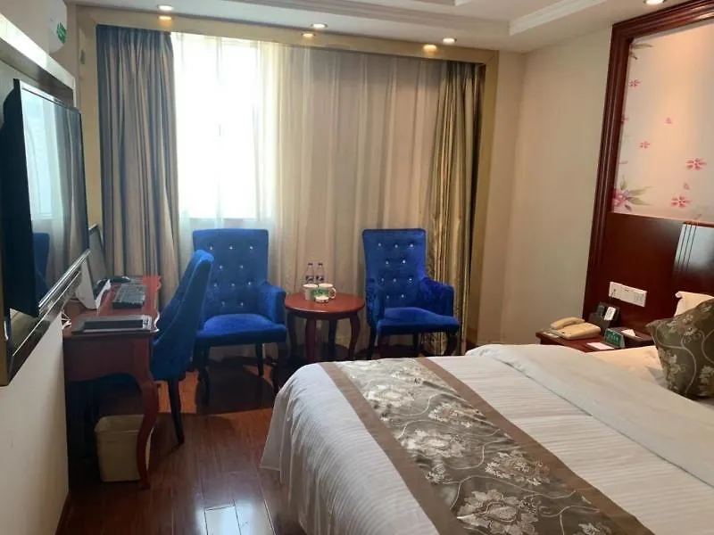 Greentree Alliance Guangdong Shenzhen Fuyong Subway Station Hotel
