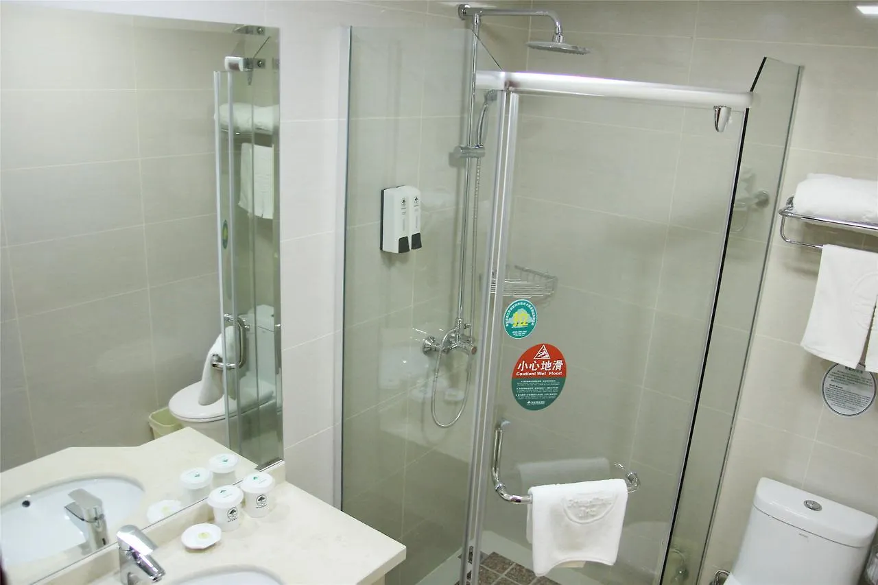 Greentree Alliance Guangdong Shenzhen Fuyong Subway Station Hotel