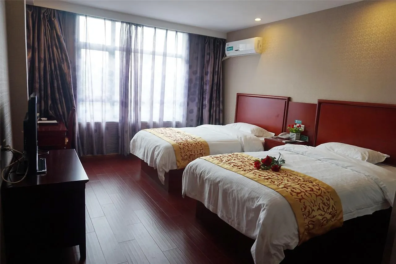 Greentree Alliance Guangdong Shenzhen Fuyong Subway Station Hotel