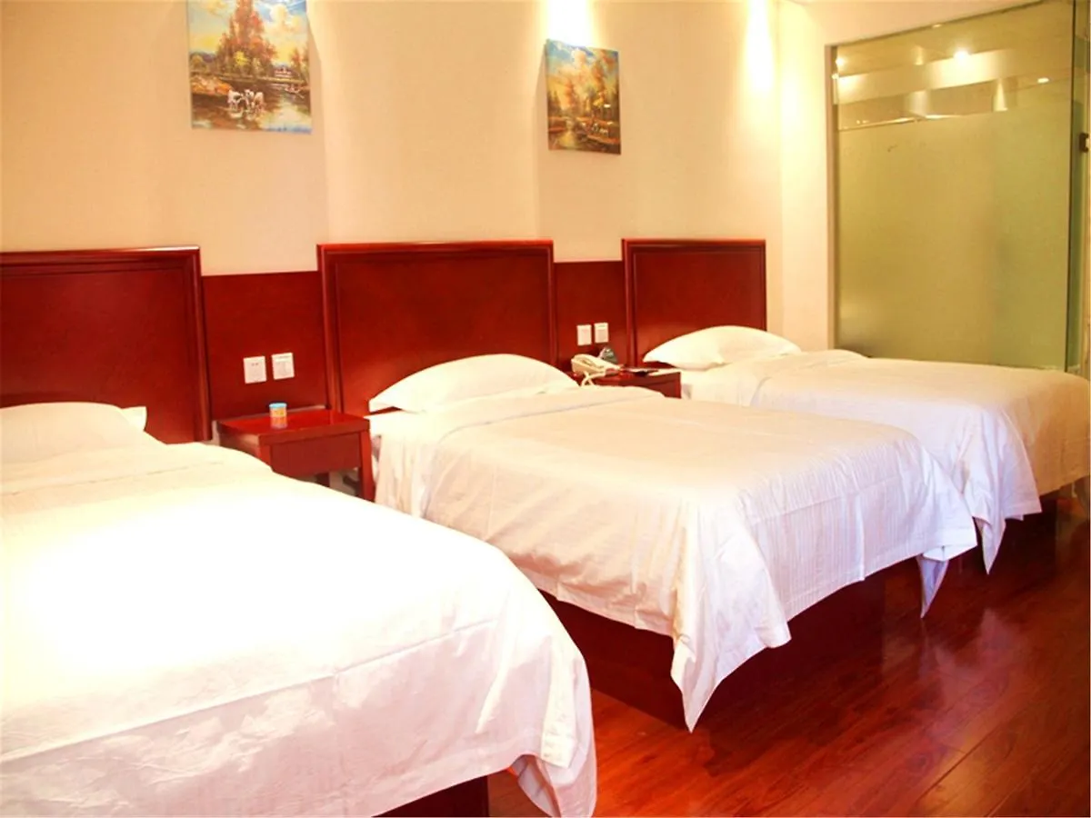 Greentree Alliance Guangdong Shenzhen Fuyong Subway Station Hotel