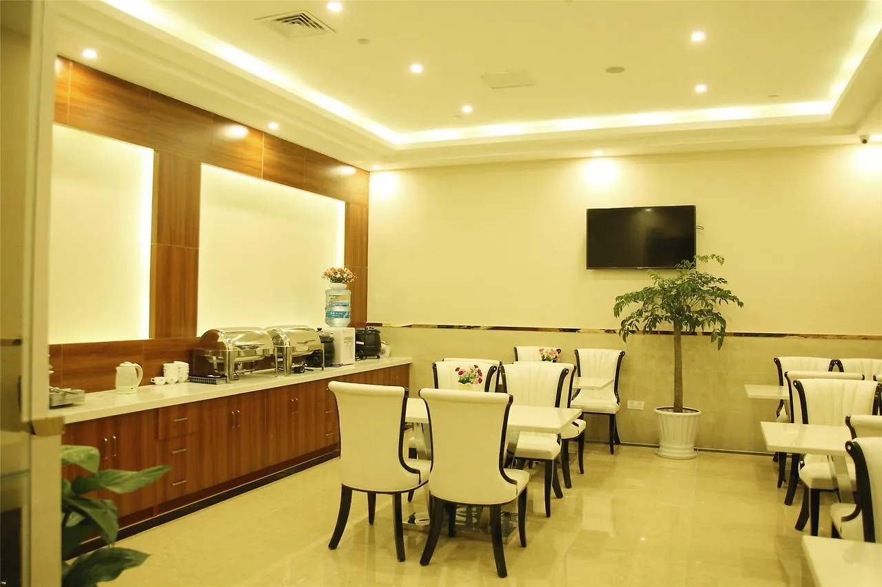 Greentree Alliance Guangdong Shenzhen Fuyong Subway Station Hotel